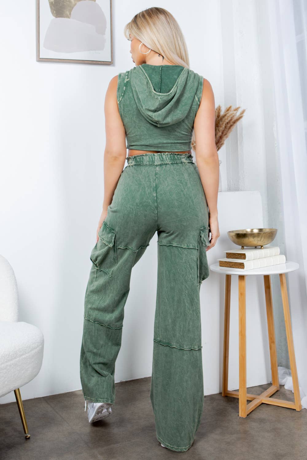 Jour - Vente Ensemble de vêtements d'intérieur – femme - Haut court à capuche délavé aux minéraux et pantalon à poche cargo GD56095