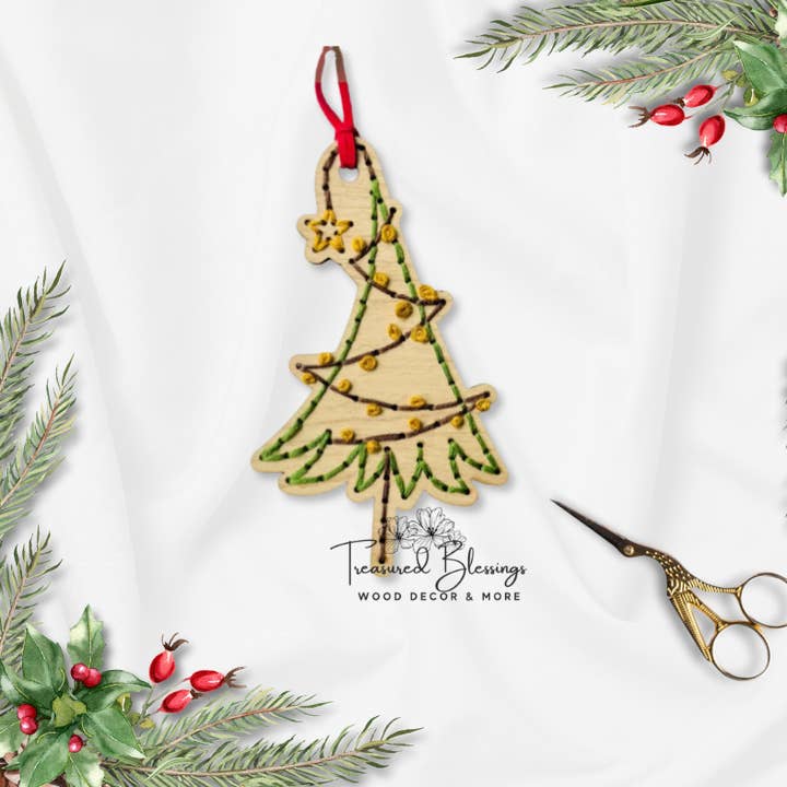 Kit de broderie sur bois - Arbre fantaisiste pour la vente par Treasured Blessings, LLC