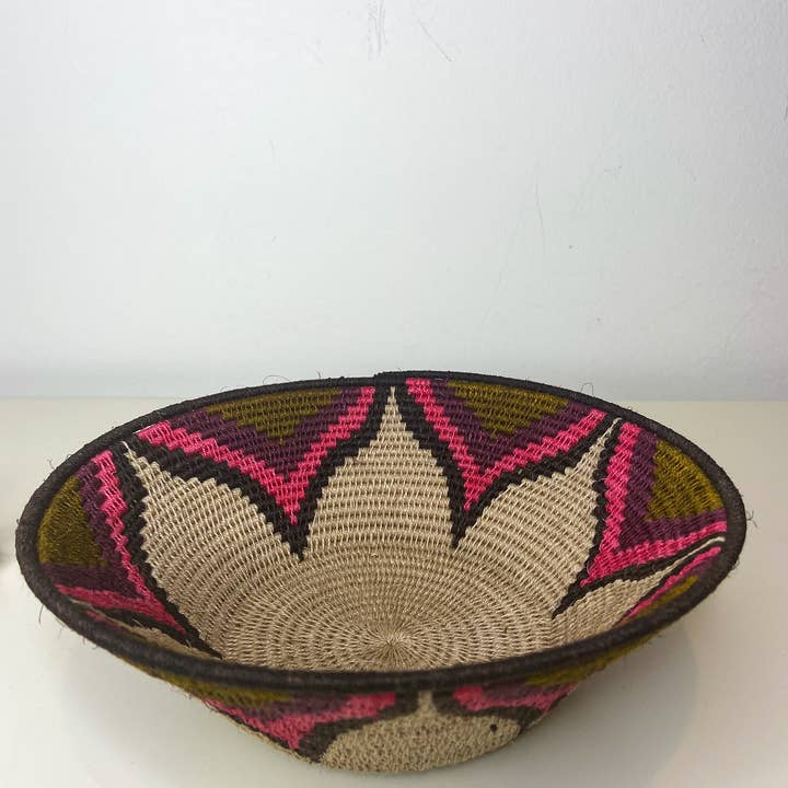 Eve & Nico Gifts & Home Decor - Wholesale Basket - Medium Sisal Basket - 0063