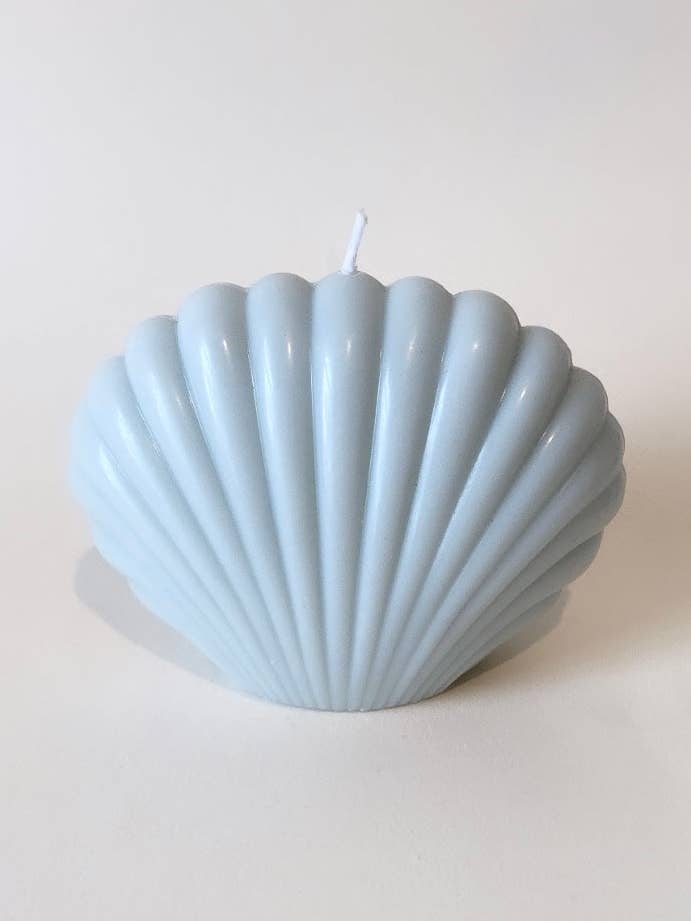 Blaue große Muschelkerze für den Großhandel von The Ambient Company