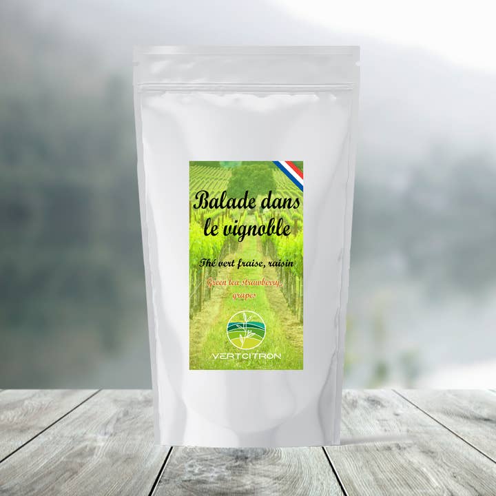 Walk in the vineyard (strawberry, grape, grapefruit) for wholesale by Vert Citron