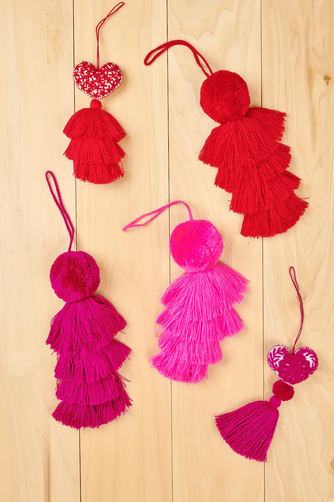 High crafty – wholesale Decorative tassel/wall drop – Pom Pom Tassel – Magenta | Handmade Decorative Tassel with F1