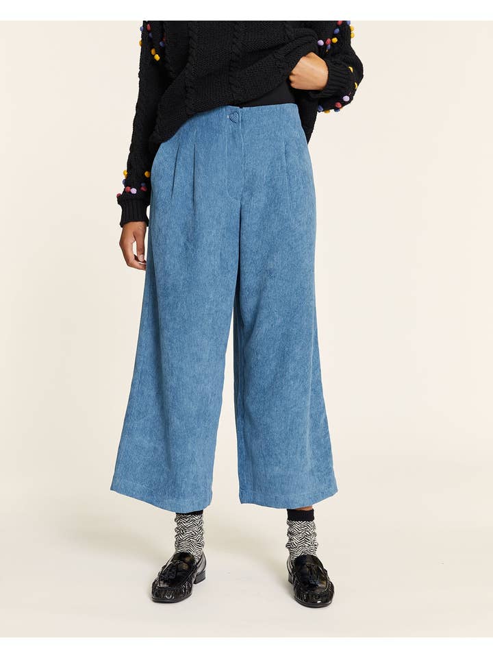 Pepaloves - Wholesale Pants - Women's - CULOTE DE PANA CON PINZAS AZUL1