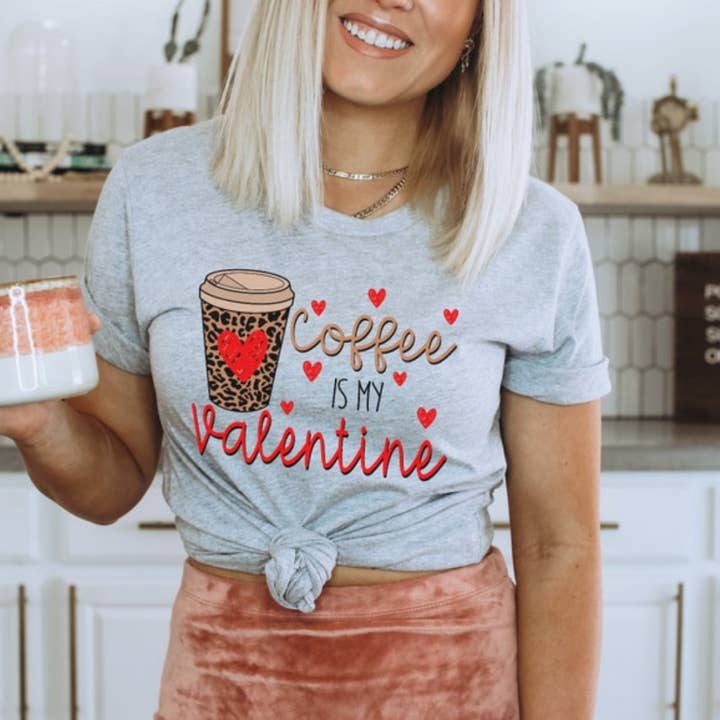 Kaffe är min Valentine Grafisk Tee för wholesale av Londas Trendy Tees