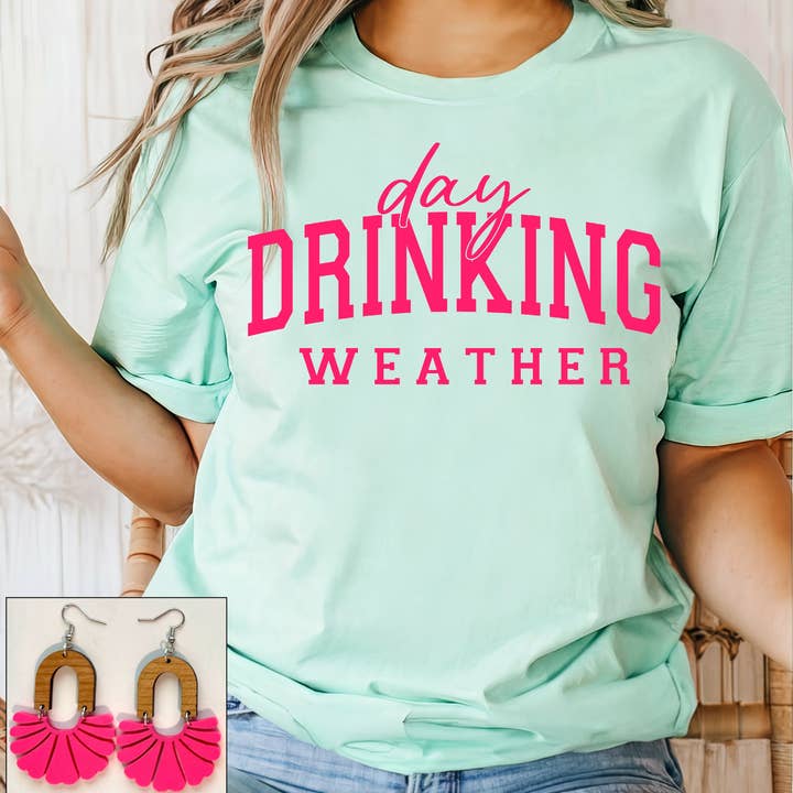 Southern Attitude Designs Inc – Engroshandel T-shirt med print - Dame – Drikkevær på dagen0