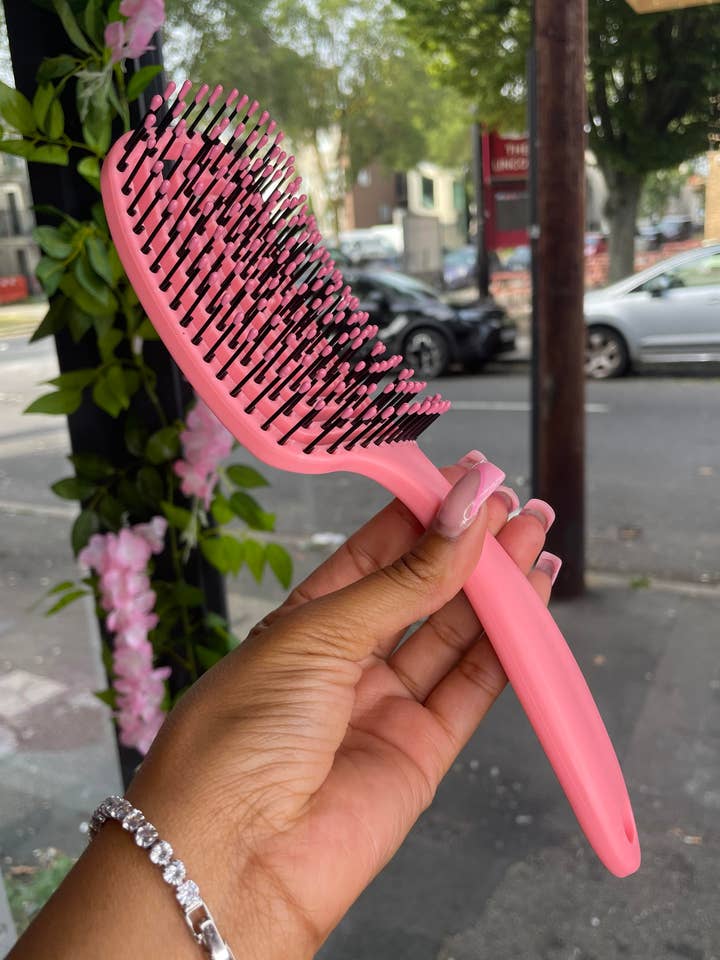 Lux Curved Vent Brush for wholesale by Lux Beauty Essentials Ltd