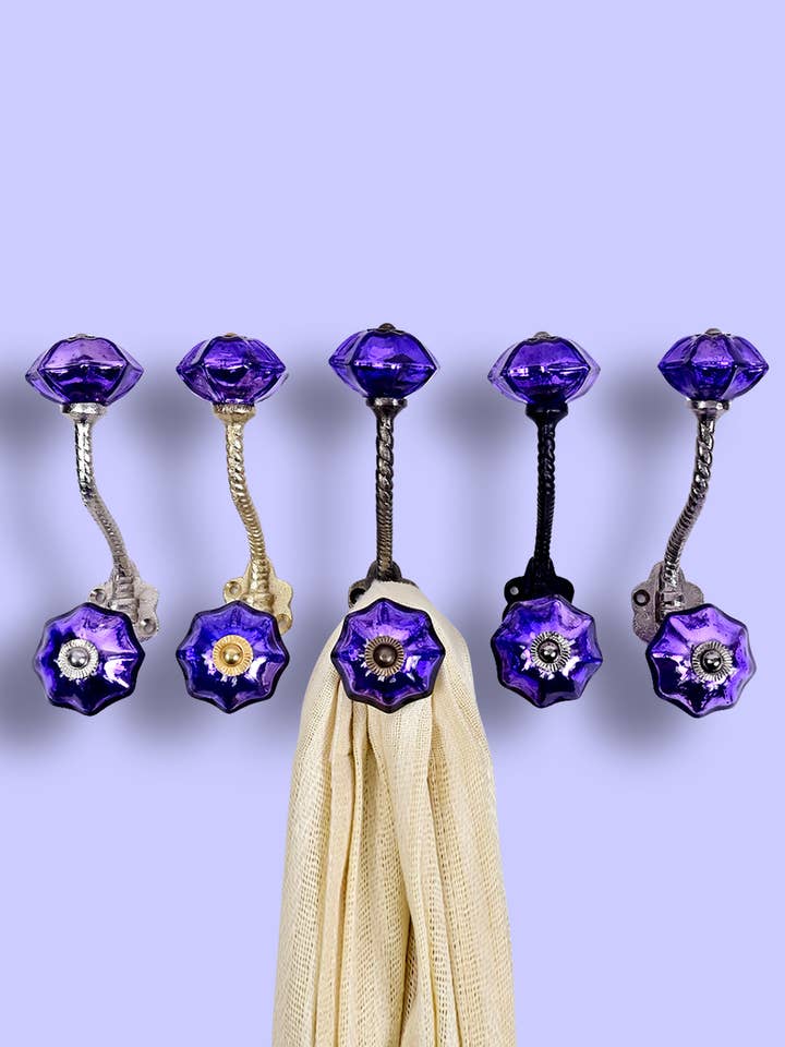 Crochet mural décoratif fait main violet | Crochet mural vintage pour la vente par KNOBCO