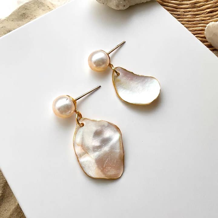 Ro + Louise Jewelry - Wholesale Dangle Earrings - Pearl