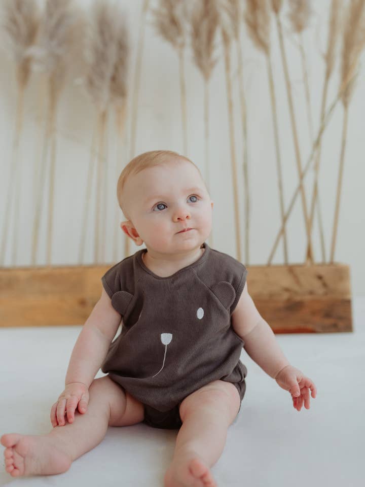 Mameluco acanalado con forma de oso de carbón para venta al por mayor de Turtledove London