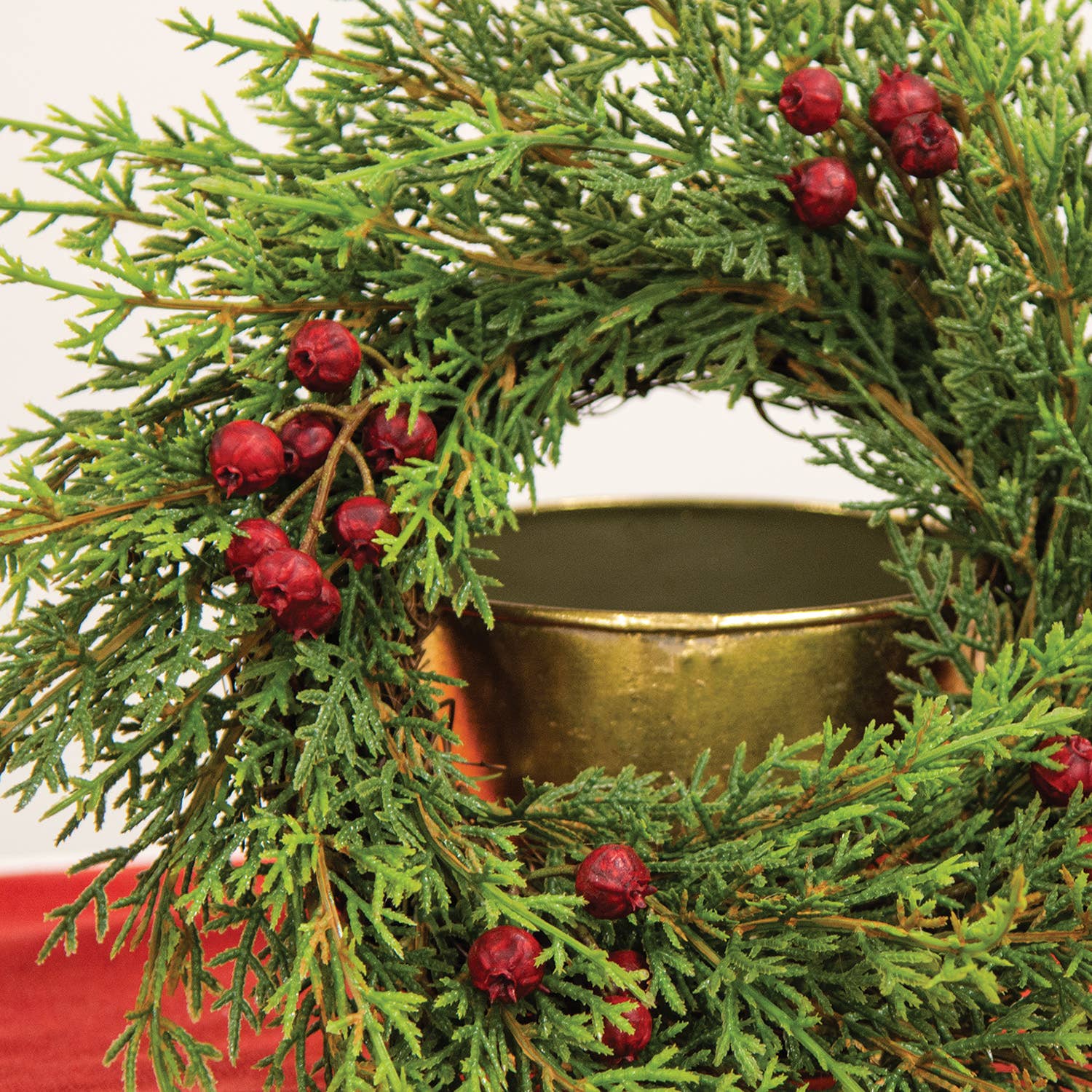 Saybrook Lane - Wholesale Krans - Krans van rode bessen en ceder, 12"2