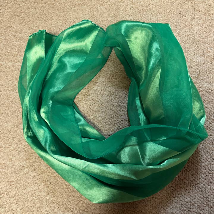 Pañuelo de satén verde y transparente para venta al por mayor de CBE Inc