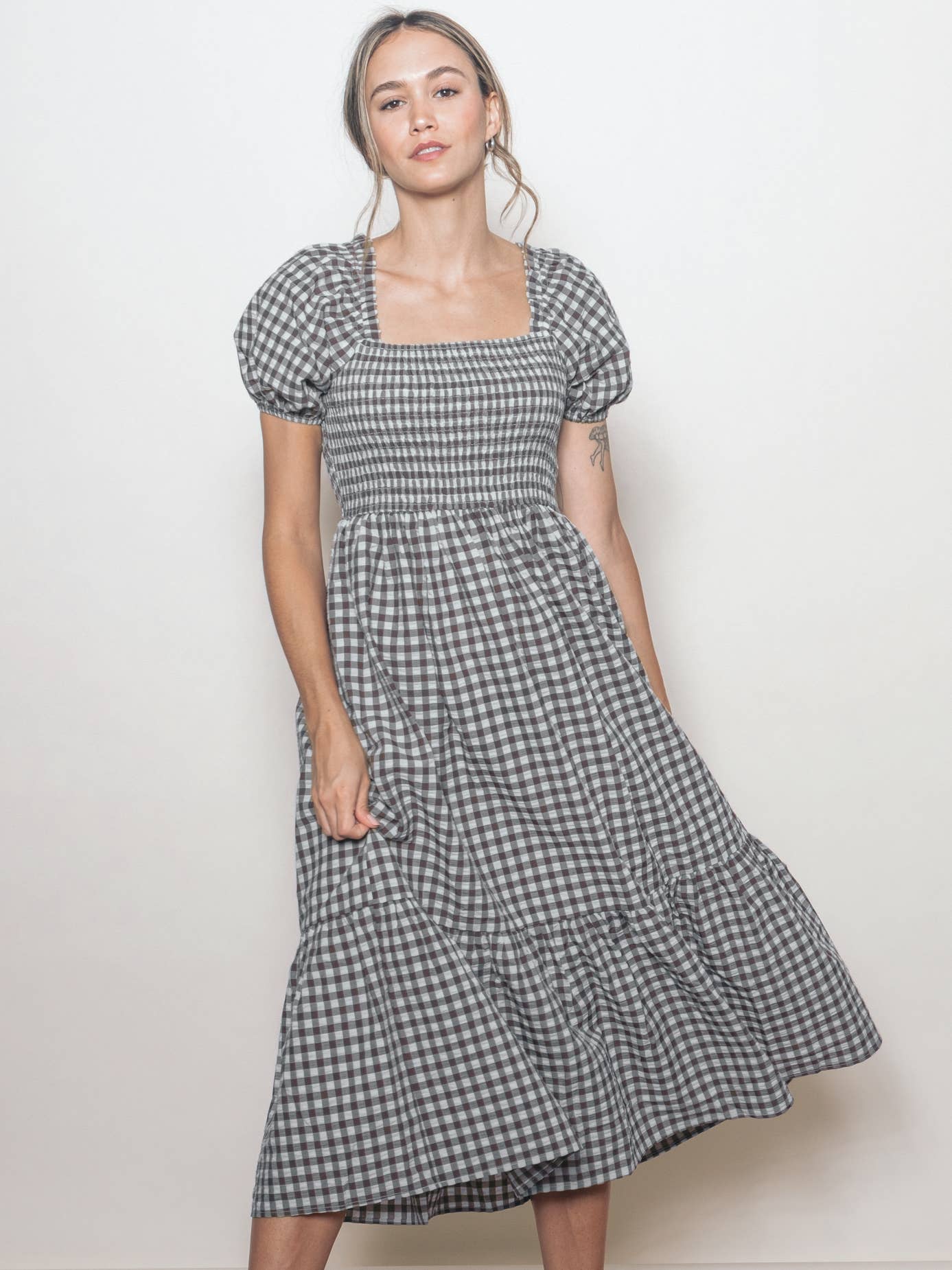 Elloh Collection - Wholesale Dress - Women's - Gingham Puff Sleeves Smocked Chest Midi Dress with Pockets18
