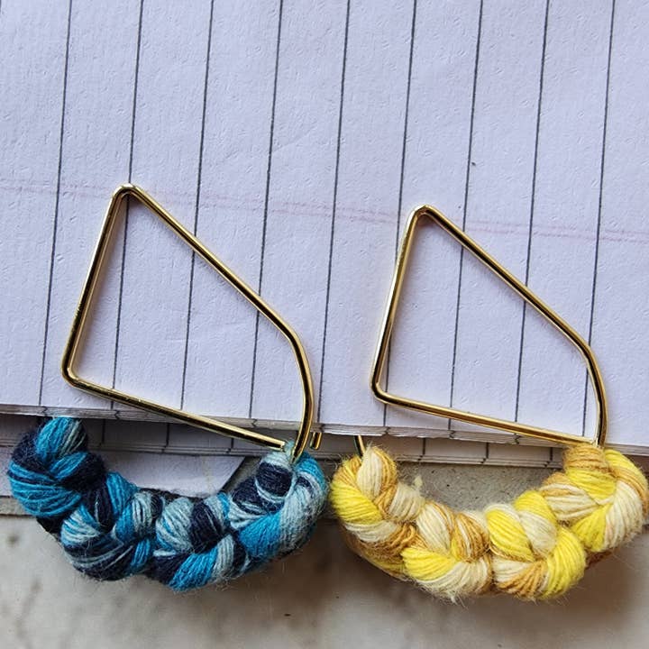 Handmade By Uruba – Engroshandel Bogmærke – Håndlavet flettet garnbogmærke | Farverigt geometrisk metal3