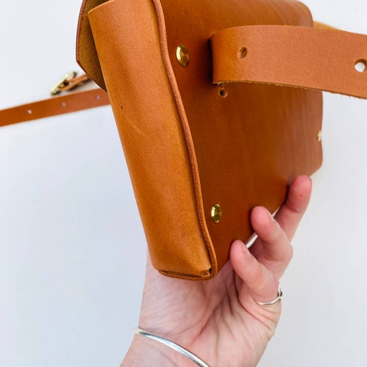 Willow – wholesale Crossbody bag – Women's – Handmade Leather Satchel Crossbody Bag4