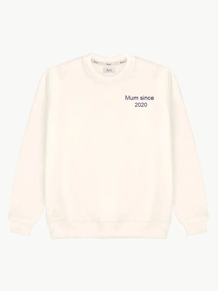 OFF WHITE SWEATSHIRT | STICKEREI "Mum since" für den Großhandel von Anitials