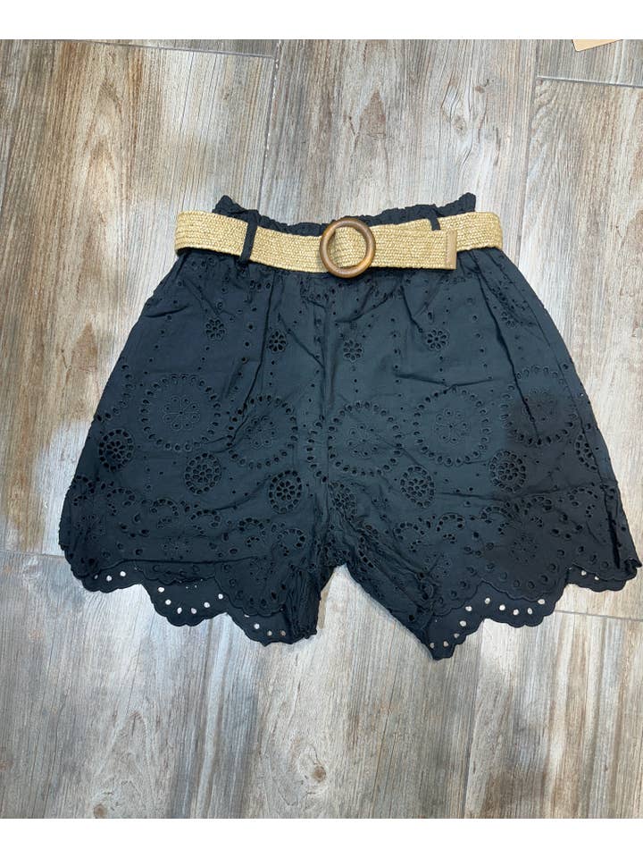 LÉA & LUC - Wholesale Shorts - Women's - Broderie anglaise shorts in 100% cotton REF. 250242