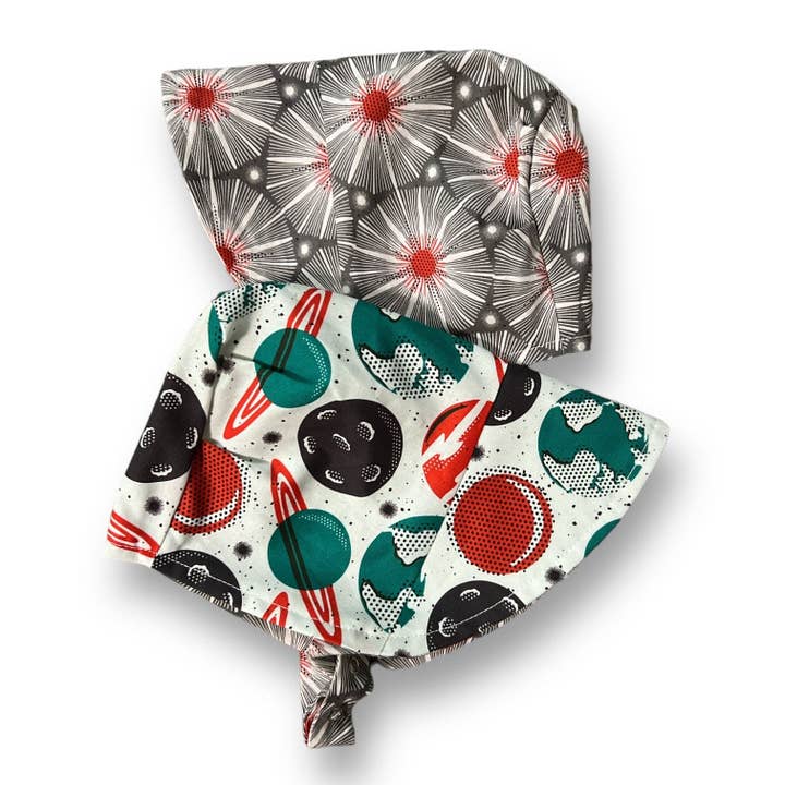 Bonnet dans l'Espace Organique pour la vente par Urban Baby Bonnets