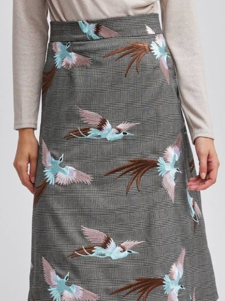 Jupe avec hirondelles pour la vente par Marianna Déri GmbH