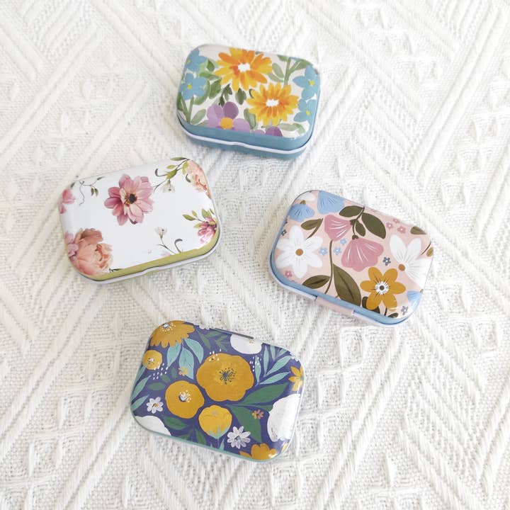 SChandworks - Wholesale Embroidery/Cross Stitch Supplies - Small Magnetic Needle Case 7