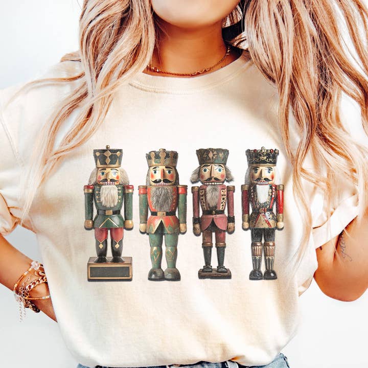 T-shirt Casse-Noisette de Noël Comfort Colors, Tee Vintage Casse-Noisette pour la vente par ClevorFit