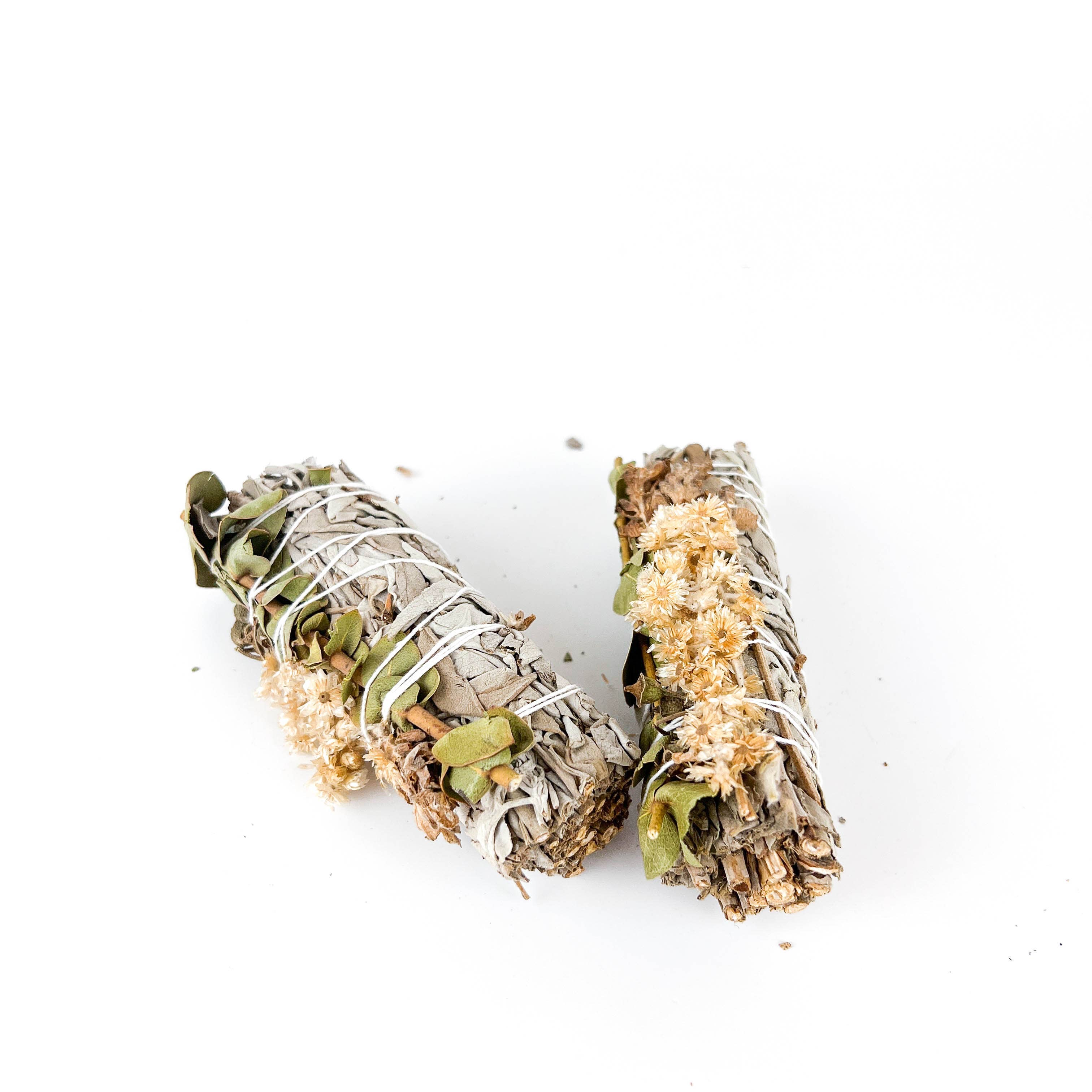 GREENROOTS USA LLC - Wholesale Sage Bundle - White Sage, Lavender & Eucalyptus Dollar Sage 4"1