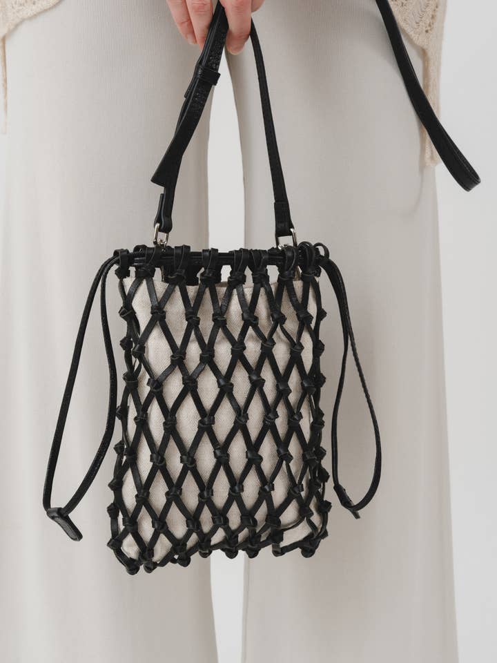 Handgeflochtene Ledertasche mit Schulterriemen für den Großhandel von JULIA PARIS