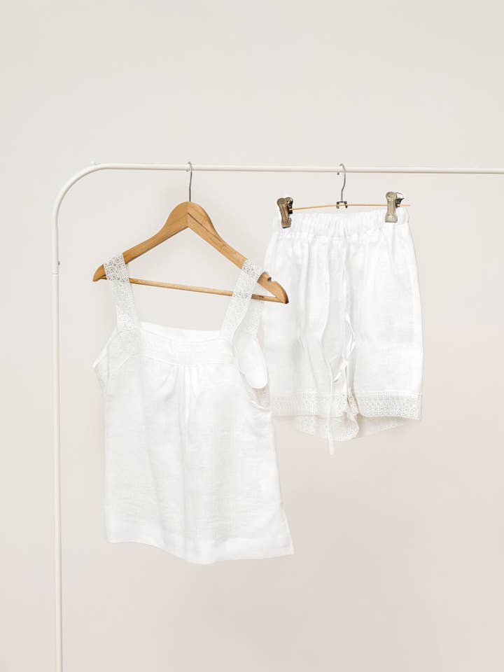 LinenQ – wholesale Sleepwear set – Women's – Linen pajama set with lace2