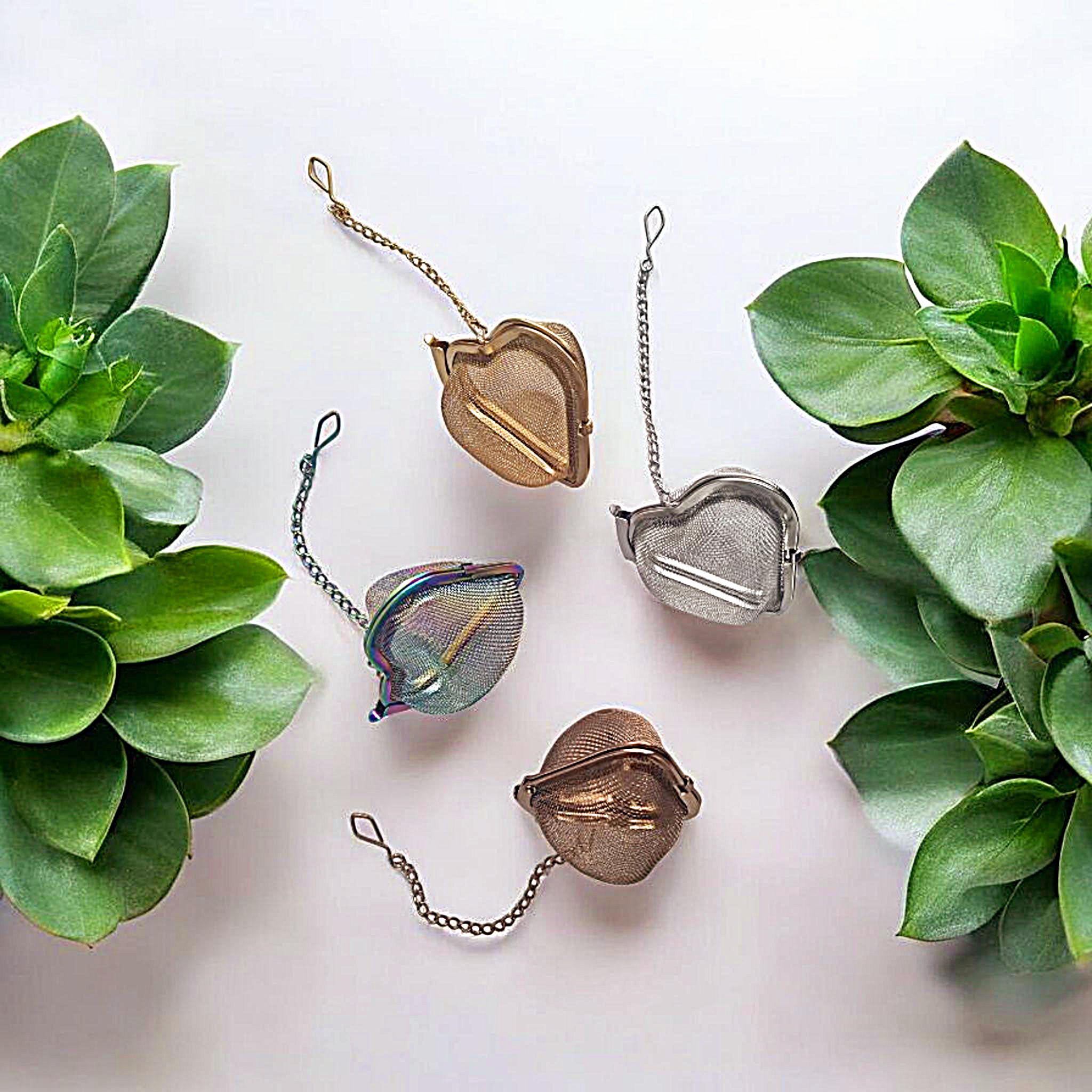 Sostraw & SmartThings - Vente Passoires à thé/infuseurs - Infuseur à thé en forme de cœur en maille - 4 couleurs disponibles5