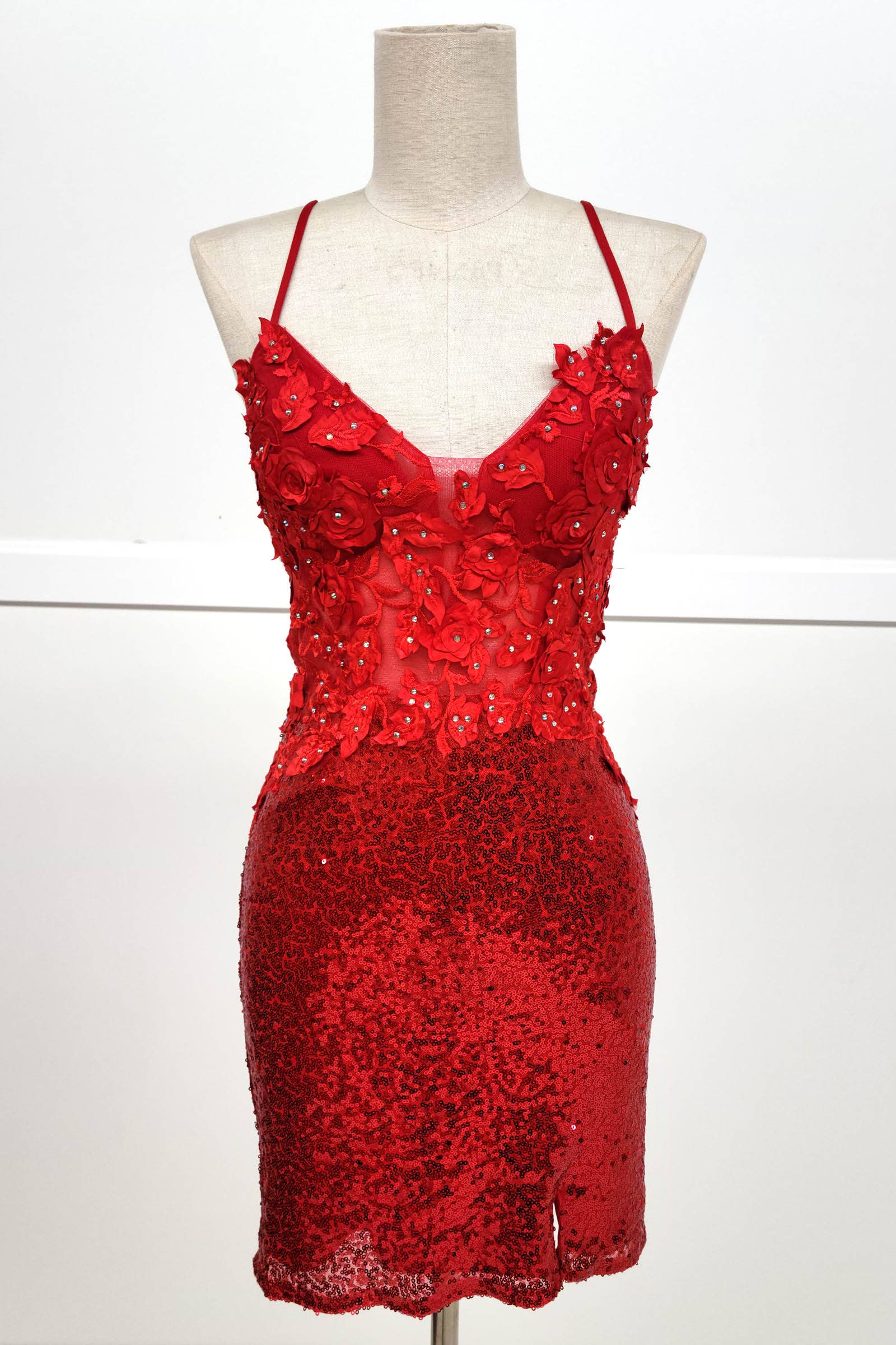 Chicas - Vente Robe – femme - Robe courte à paillettes et broderies florales C80839