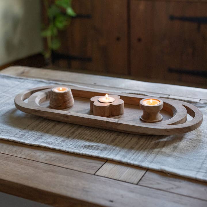 Reims, Bricka i Akaciaträ för wholesale av Arthur Cameron