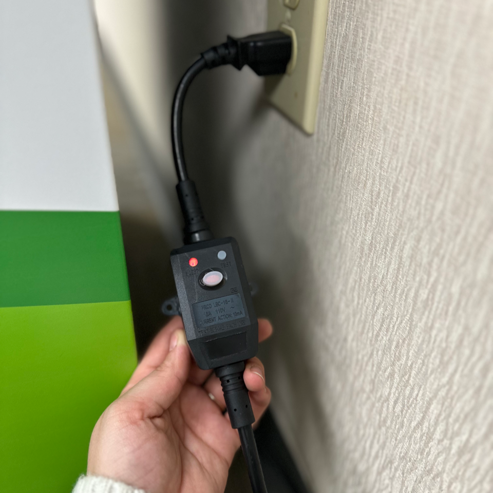 Novelty Brands - Wholesale Retailer Display - Accessories - Merchandising Fixture - Gadget Gear Tech Vending Machine ONLY 9861906