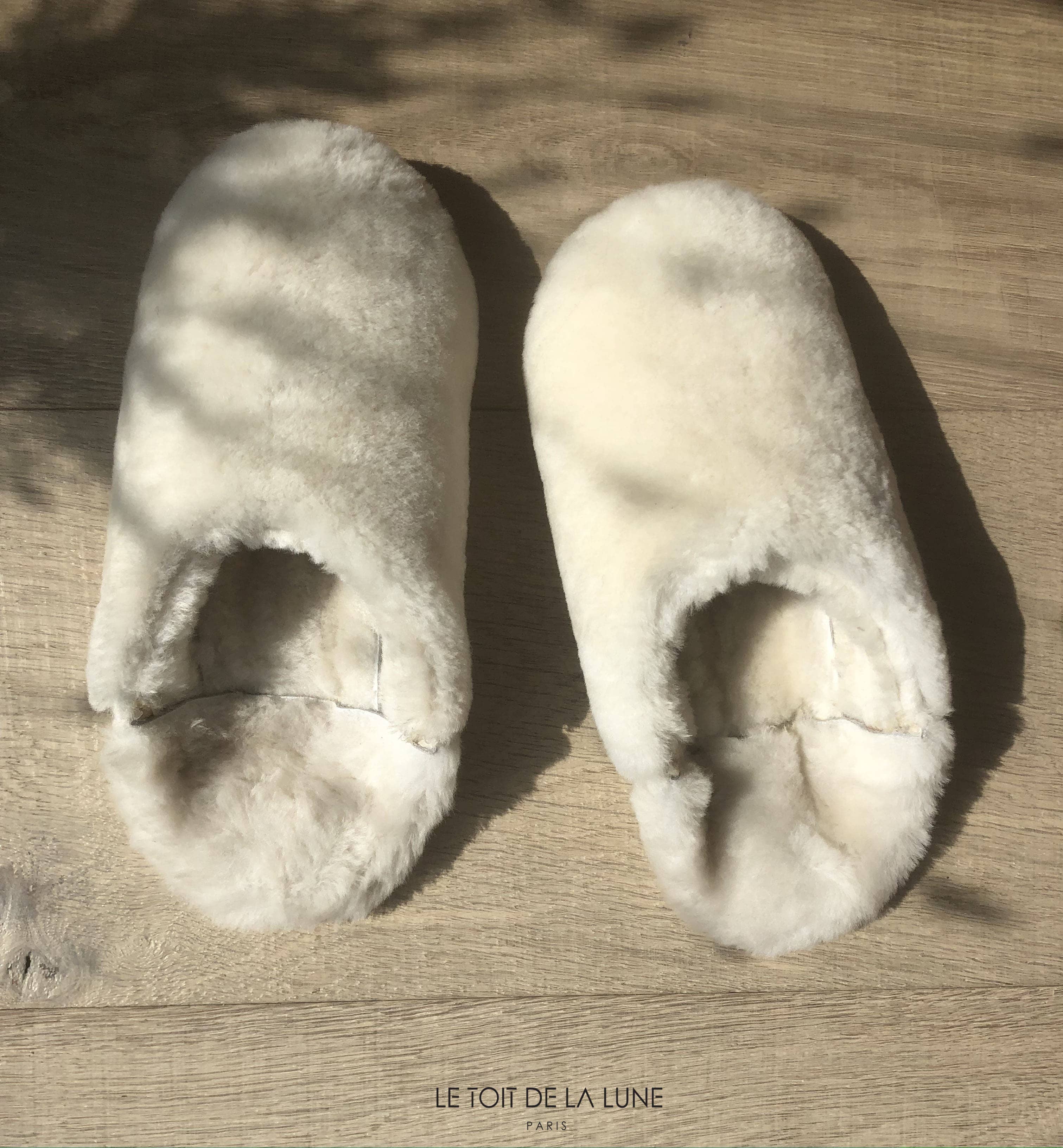 cru Pantufa zoé de couro ecru para venda a revendedores na Faire10