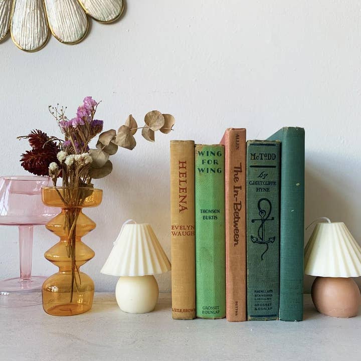YUI BROOKLYN - Wholesale Novelty Candle - Large Lamp Shaped Soy & BeesWax Candle