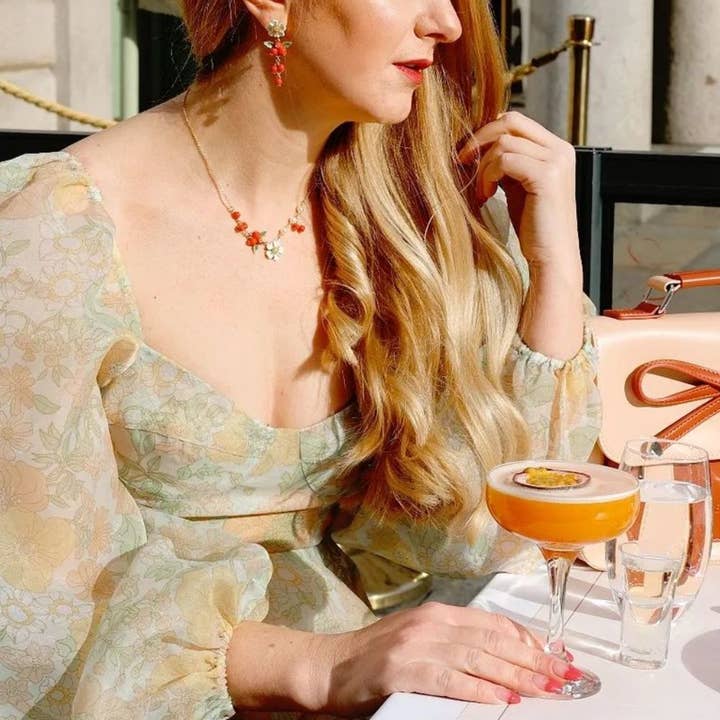 Verdivine – wholesale Pendant/charm necklace – Cranberry Flowers Necklace3