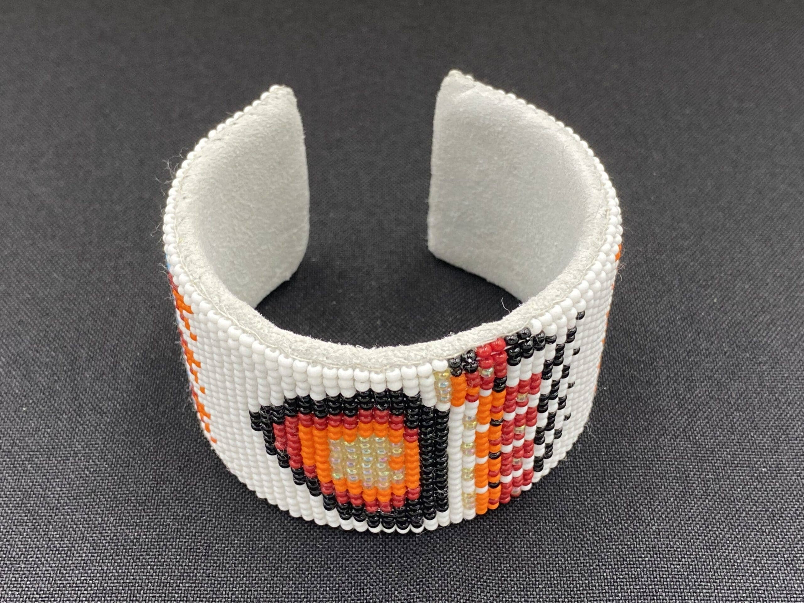 BEADS CORNER – Conjunto de joias por atacado – Conjunto de Joias Artesanais com Contas Colar Branco Vermelho Brincos Pulseira (Pata de Urso Vermelha)8