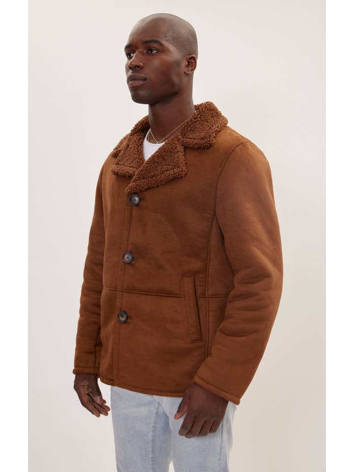 MARRÓN Chaqueta vegana con cierre de botones de piel de oveja para hombre - Marrón de venta al por mayor en Faire2