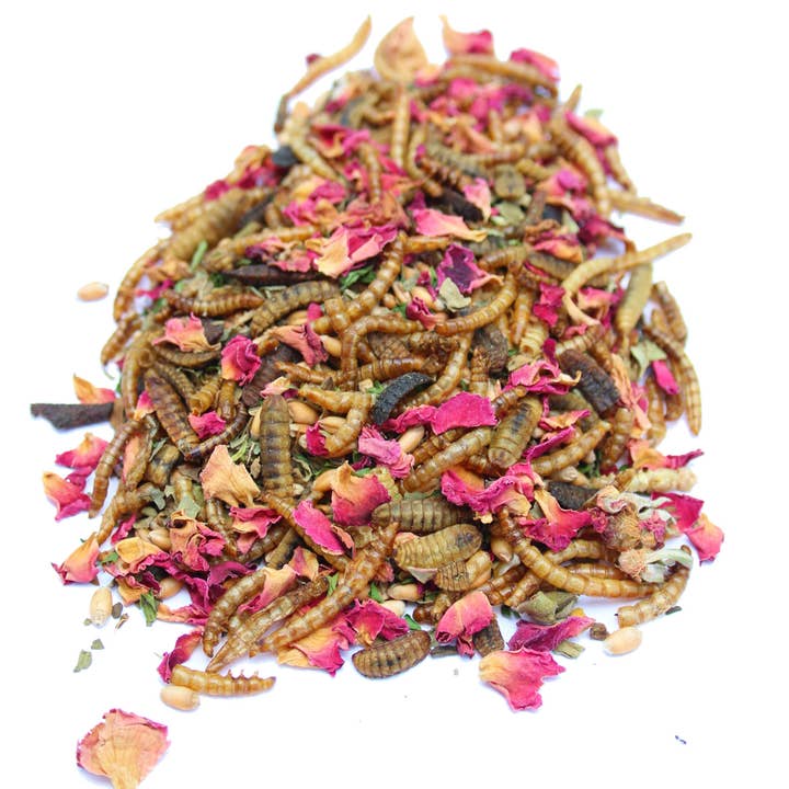 Dahlia Pets - Wholesale Pet Treats - Dog - BEE A Beautiful Hen Herbal Treat With Mealworms, Wheat, & Rose Petals For Chickens0