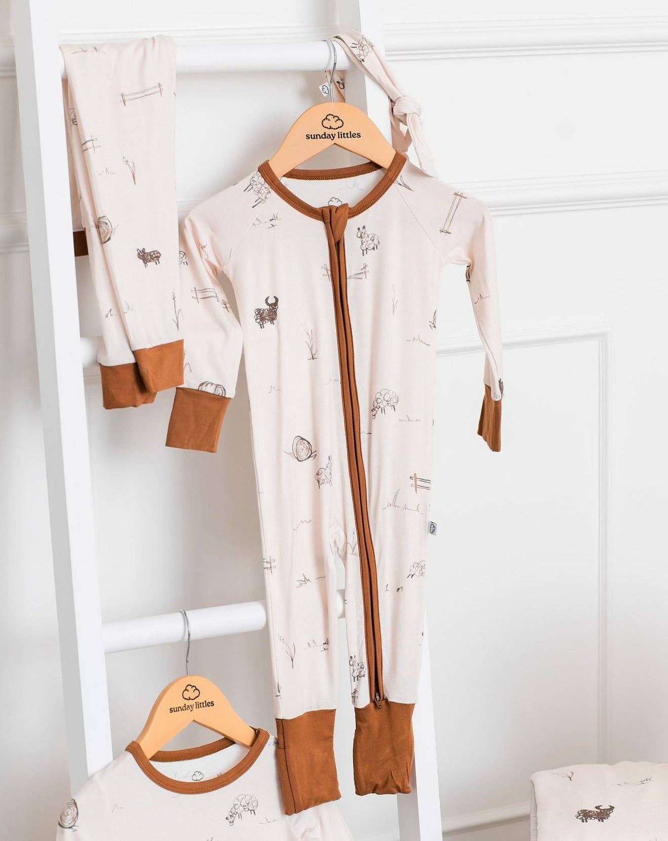 Sunday Littles - Wholesale Sleepsuit - Baby - Little Zippers in Farm Doodle6