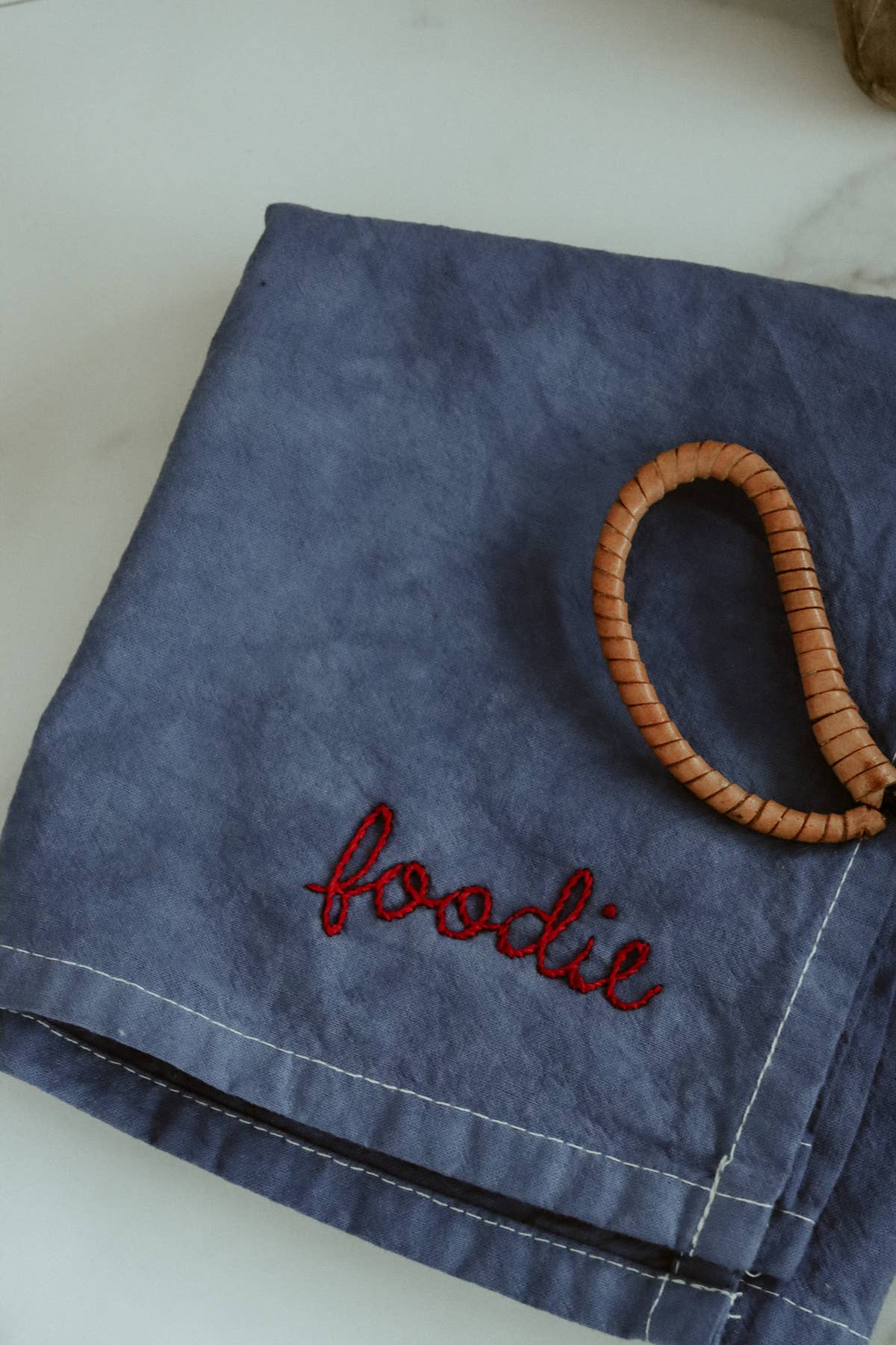 Eloise et moi – wholesale Kökshandduk – Handbroderad Handfärgad Ekologisk bomull Kökshandduk24