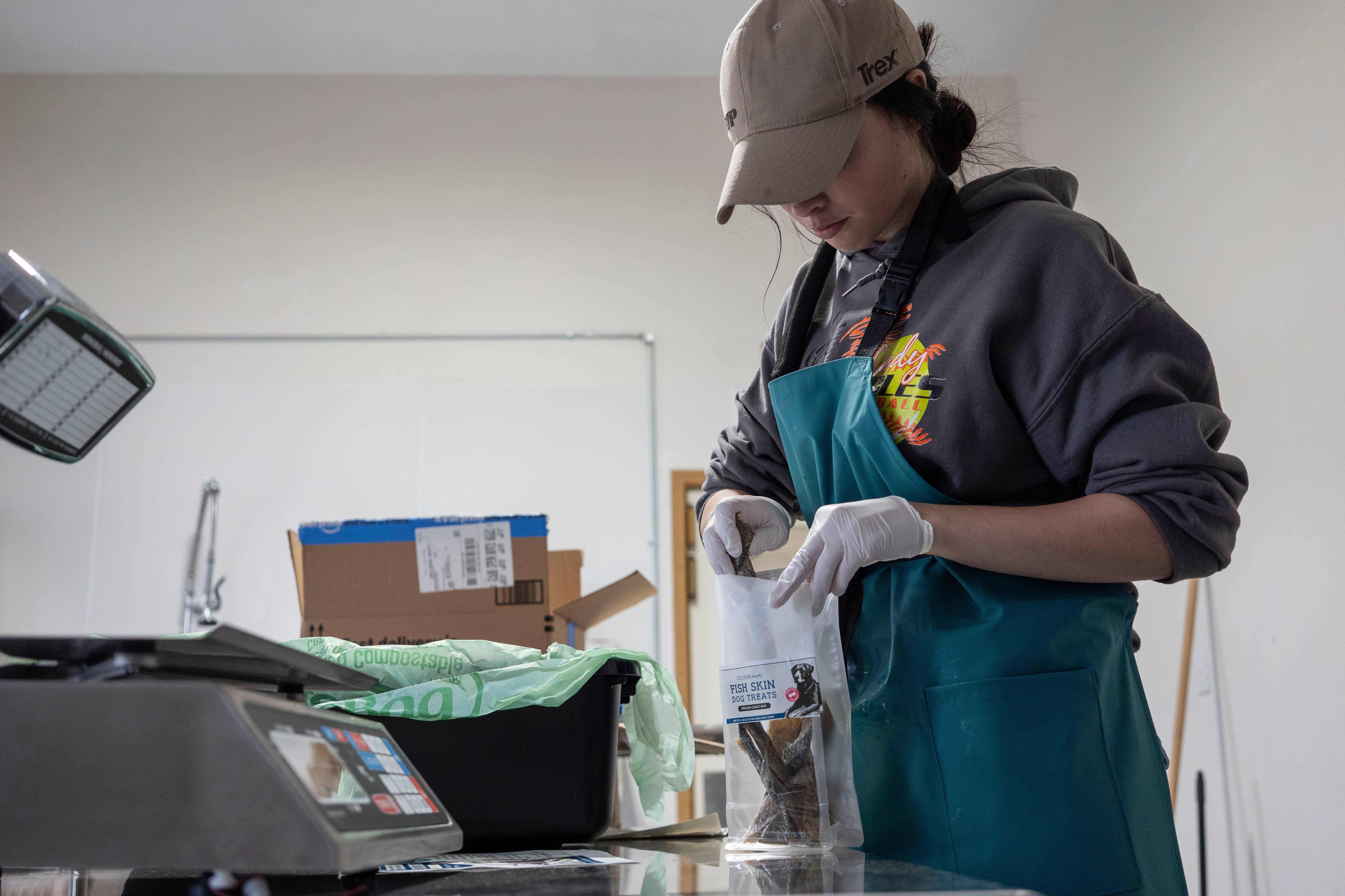 Local Ocean Seafoods - Wholesale Pet Treats - Dog - Dog Treats: "Catch of the Day" Oregon Coast Wild Fish4