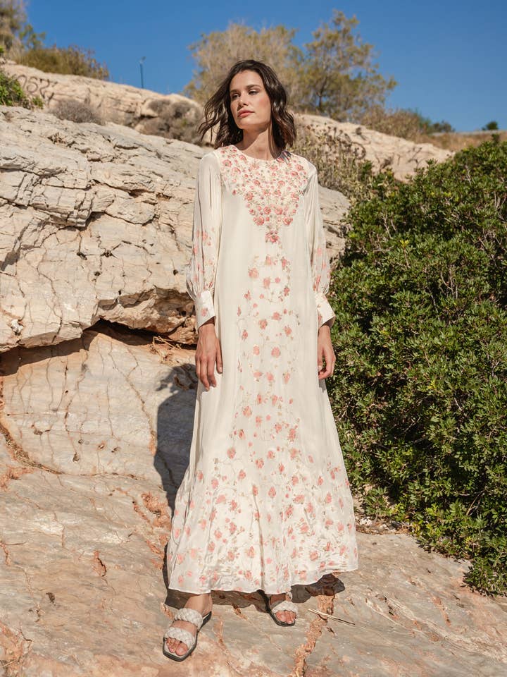 Beige Crepe Tryckt Och Cracker Broderad Kaftan för wholesale av Pinnacle By Shruti Sancheti