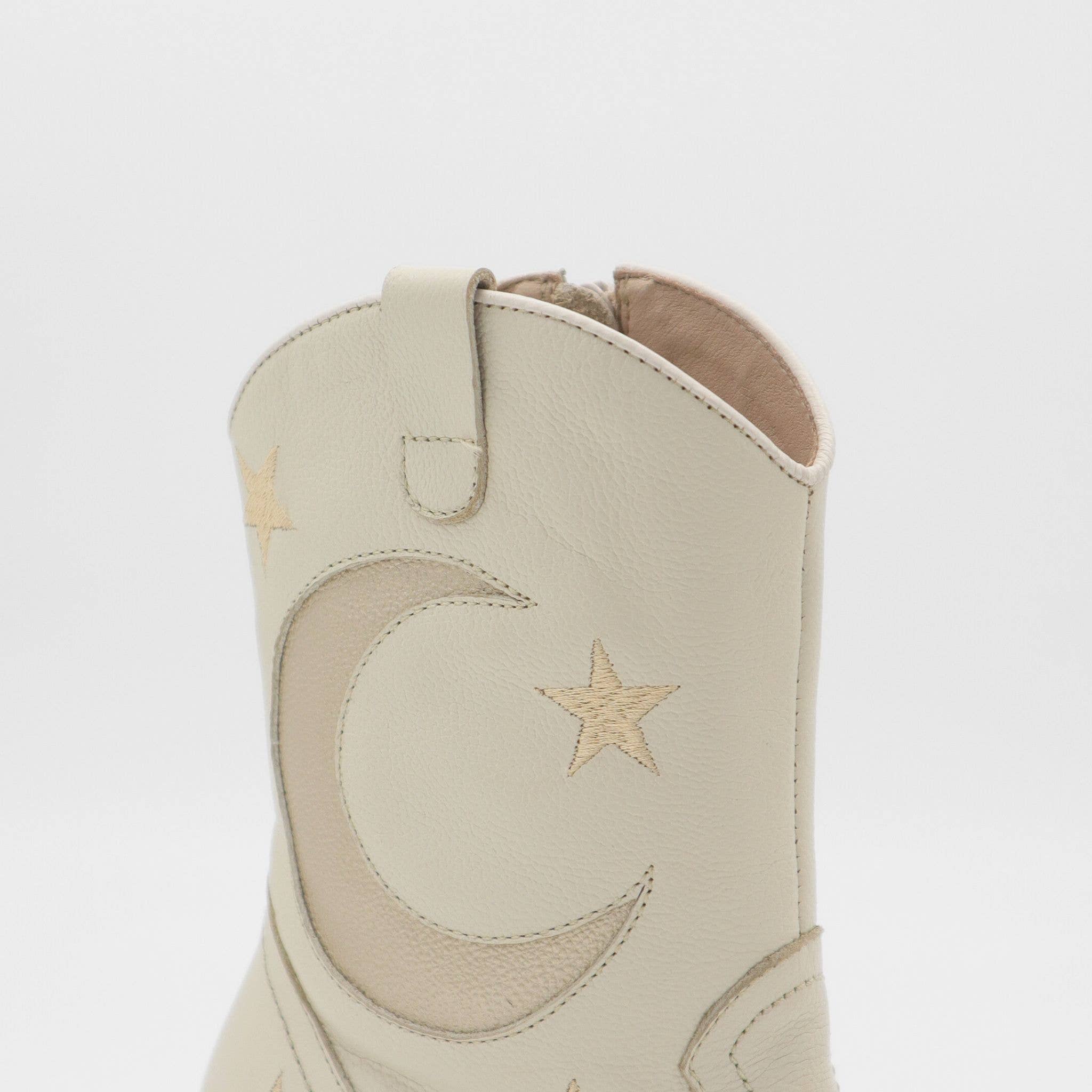 Moonlight Western Cowboy Women's Boots in ivory Leather for wholesale on Faire7