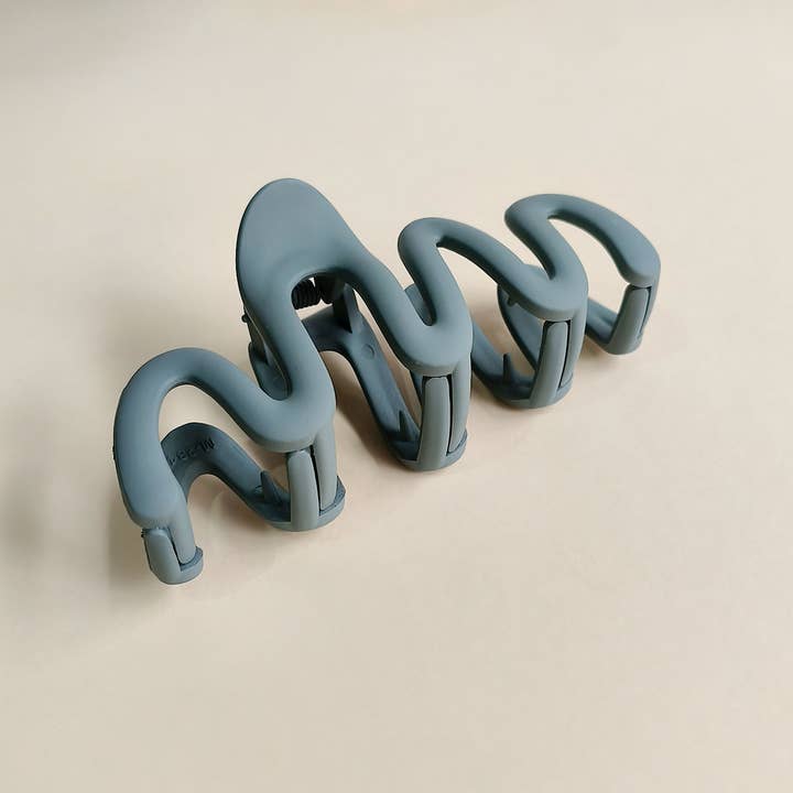 ACCITY - Wholesale Hair Clip - Women's - 4.1"IN WAVY LARGE HAIR CLAW CLIPS FOR WINTER,FALL_CWAHA0397