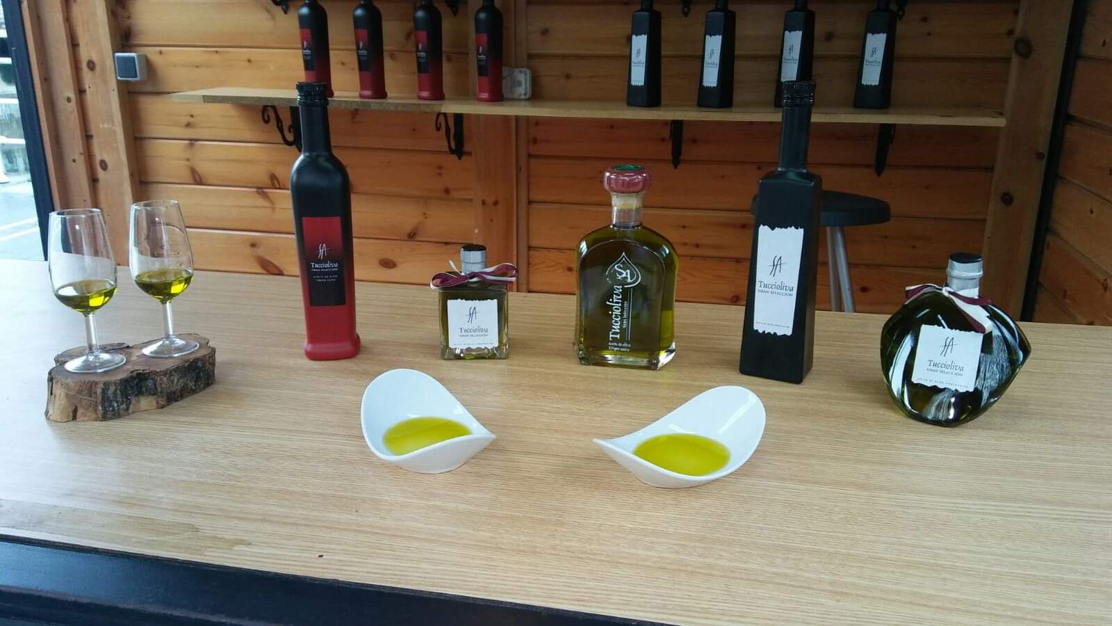 Pizza e altro, S.L - Wholesale Olijfolie - Extra vierge olijfolie Tuccioliva, Doos Delirio + Myst9