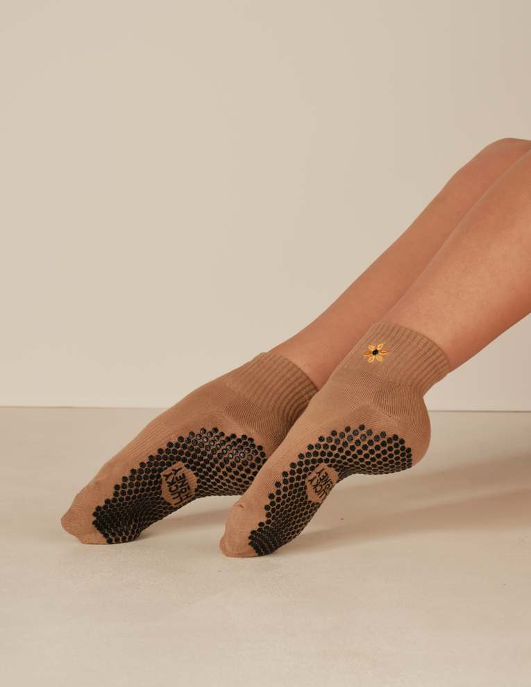 LUCKY HONEY - Wholesale Socks - Women's - The Harlow Grip Sock3