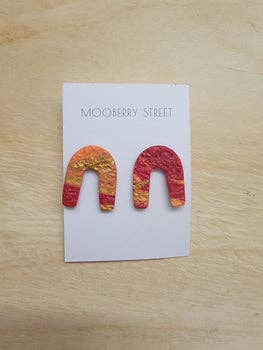 Clay Statement Ohrringe 'Arch' für den Großhandel von Mooberry Street