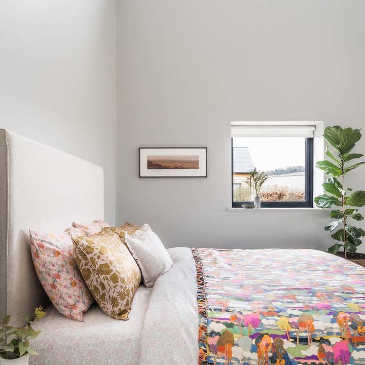 Coco & Wolf – wholesale Bedding pillowcase/sham – Frill Edge Pillowcase made with Liberty Fabric BETSY LACE3