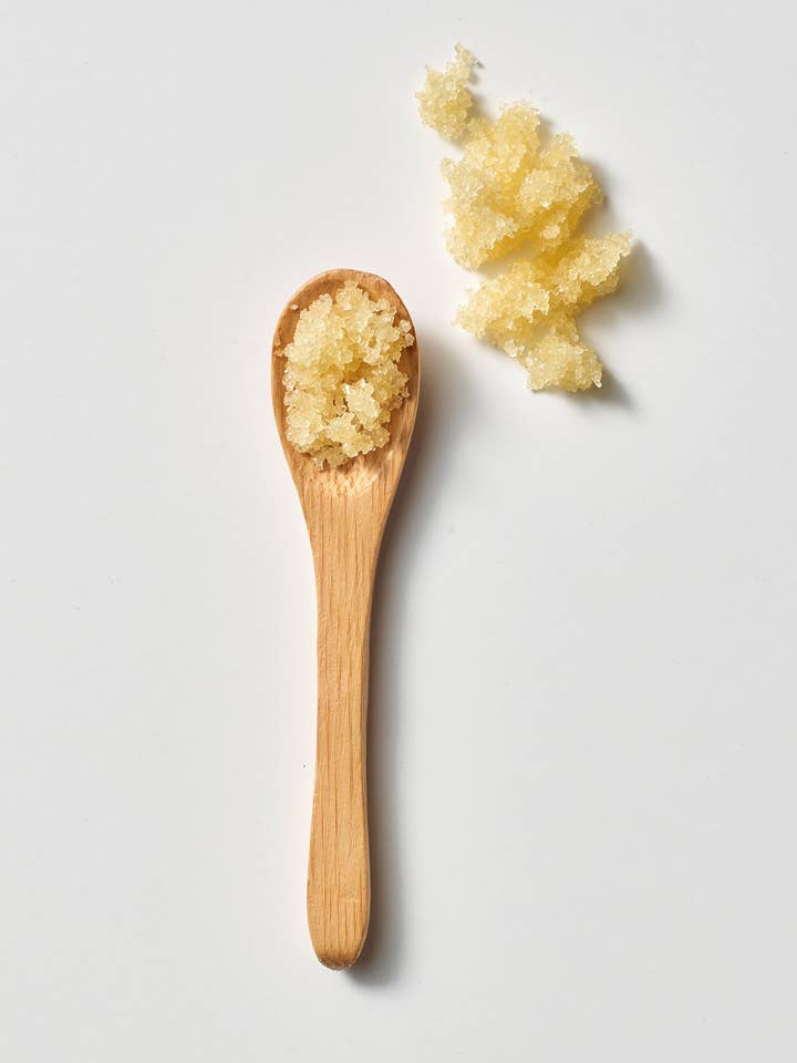 SHIMMER SCRUB Glättendes Zuckerpeeling mit Schimmer 8 fl oz für den Großhandel von NYL Skincare