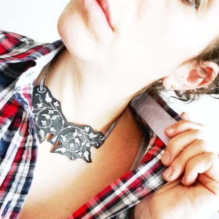 Collar de alta bisutería Black Adriana for engroshandel hos Butback