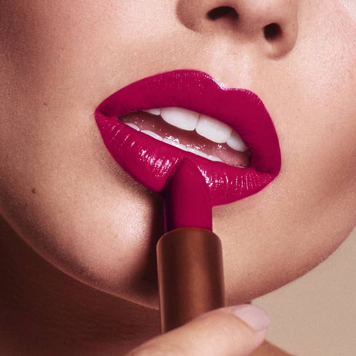 Dobner Kosmetik - Wholesale Lipstick - INTENSE COLOUR Shine & Care Lipstick - No. 06 - Ruby Red1